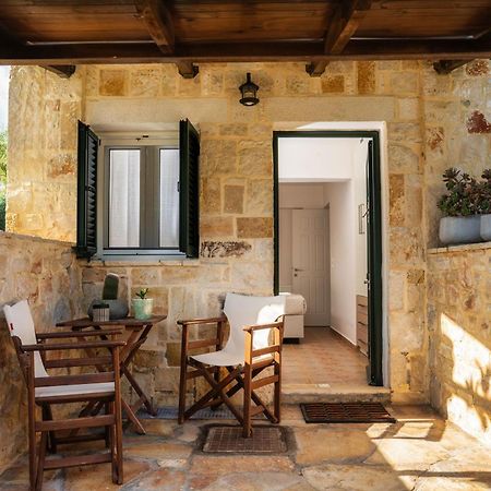 Suburban Elegant Studios Zante Extérieur photo